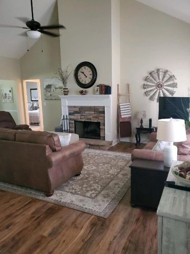 1227 Oak Spring St, Statham, GA 30666-1529