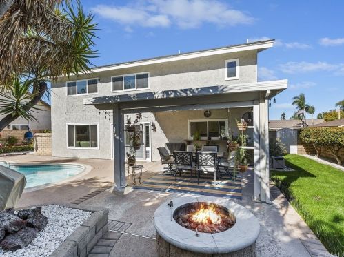 6718 Rycroft Dr, Riverside CA  92506-5315 exterior