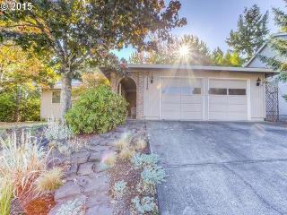 8170 165 Ave, Beaverton OR  97007-5864 exterior
