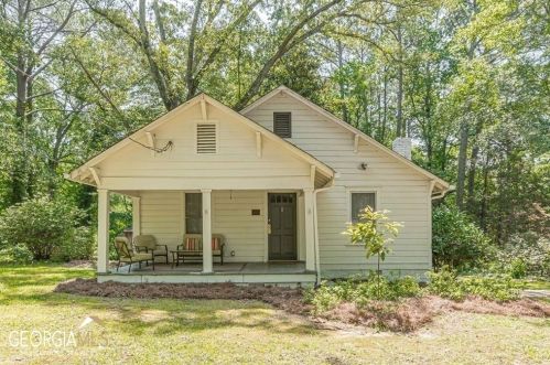 3314 Harris Dr, Atlanta GA  30337-1005 exterior