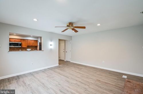 5074 Queens Wood Dr, Springfield VA  22015-1530 exterior