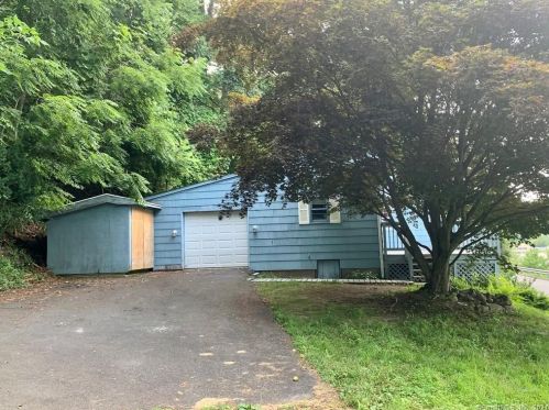 75 Lake Shore Dr, Waterbury, CT 06762-3430