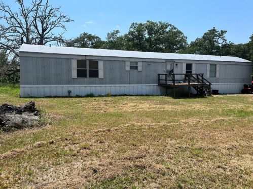 803 Chapparal Rd, Halsted, TX 78945-4193
