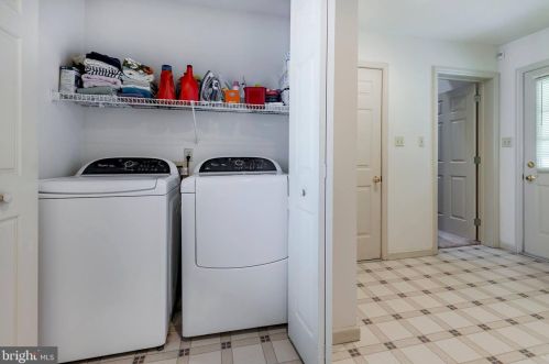 2616 Standardbred Dr, Lancaster PA  17603-4161 exterior