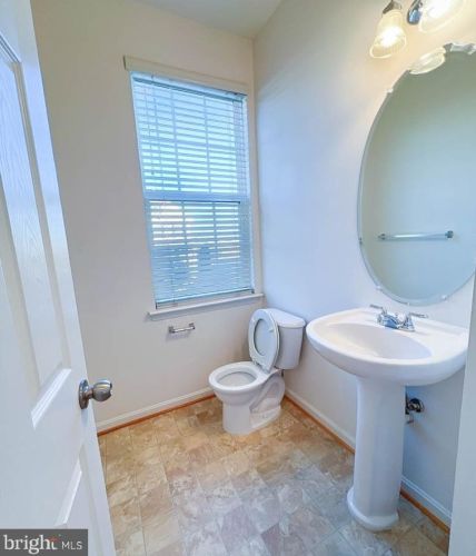 15 Union Ridge Dr, Charles Town WV  25414-4990 exterior