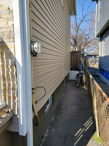 220 Lewis St, Perth Amboy, NJ 08861-4603