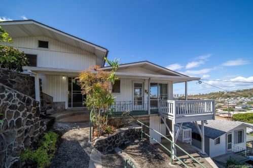 1715-B 10th Ave, Honolulu HI  96816-2849 exterior