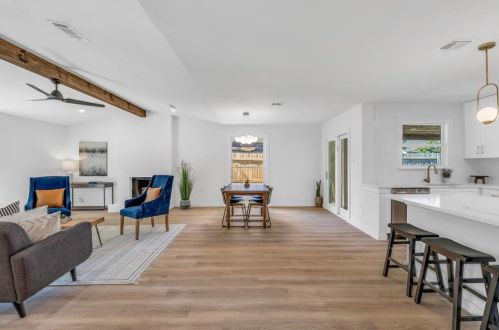 8408 Cayuga Dr, Austin TX 78749-3972 exterior