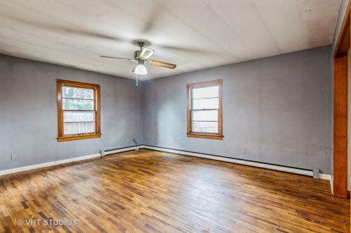 236 Jackson Ave, Pingree Grove IL  60140-7622 exterior