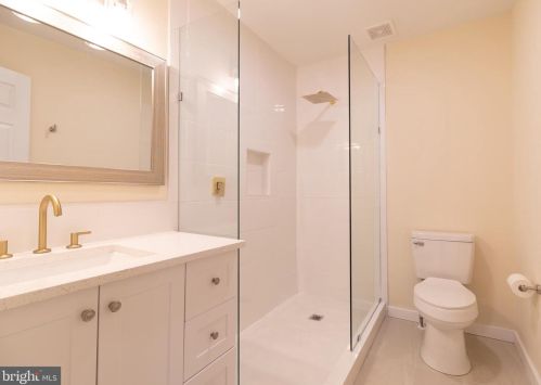 13378 Hungerford Pl, Herndon VA  20170-4365 exterior