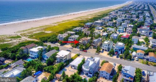 9 27th St, Barnegat Light, NJ 08006-1521