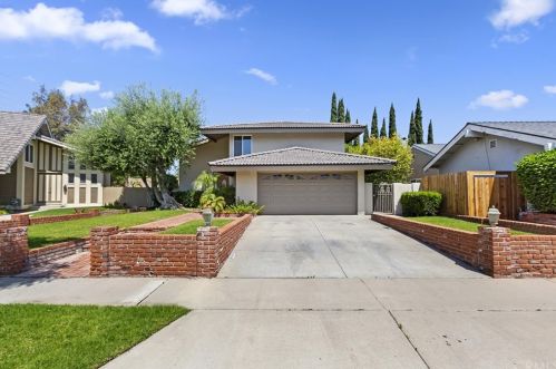 7325 Calle Granada, Anaheim CA  92808-1033 exterior