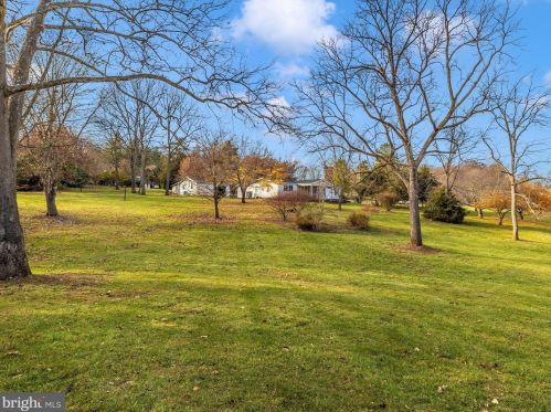 27 Bluegill Dr, Harpers Ferry WV  25425-2507 exterior