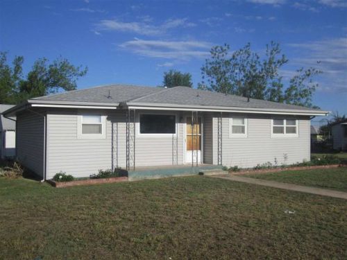 321 Hickory St, Shattuck, OK