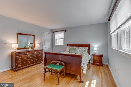 9001 Teddy Rae Ct, Springfield VA 22152-2644 exterior