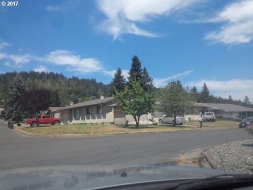 508 Agate St, Sutherlin, OR 97479-9739