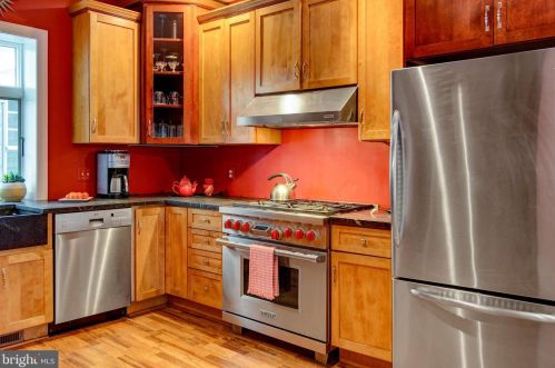 41 Friends Ave, Haddonfield NJ 08033-1500 exterior