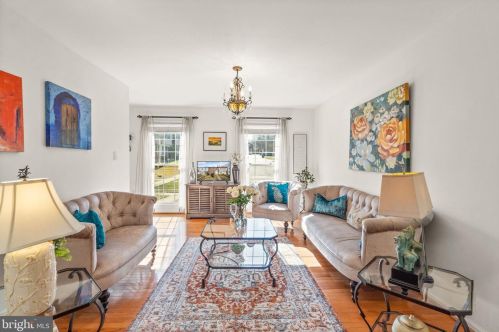 7909 Pebble Brook Ct, Springfield VA  22153-2618 exterior