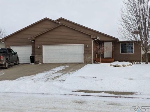 204 Mountain Ash St, Corson, SD 57005-2604