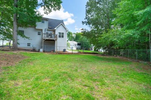 206 Bucks Trl, Temple, GA 30179-5810