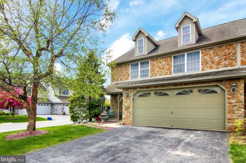 2877 Oakwood Dr, Harrisburg, PA 17110-3903