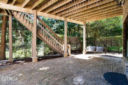 555 Glenmanor Ct, Atlanta GA  30328-4270 exterior