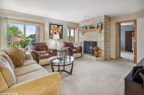 6320 Higgins Ave, Chicago, IL 60630-1854