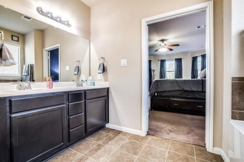 2402 Winter Trl Dr, Conroe TX  77304-2160 exterior