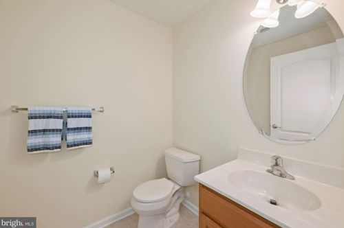 63 Spinnaker Dr, Mount Laurel NJ 08054-6107 exterior