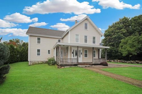 38 Oak St, Westerly, RI 02891-1741
