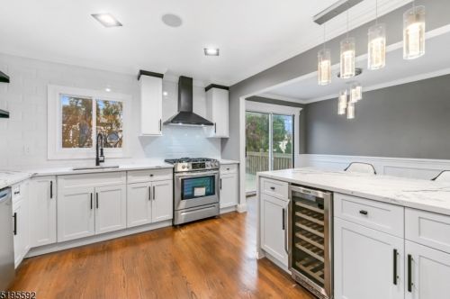 229 Lakewood Dr, Bloomfield, NJ 07003-3720