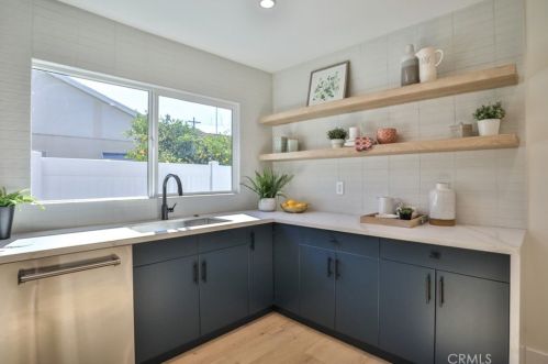 5810 Mammoth Ave, Van Nuys CA  91401-4419 exterior