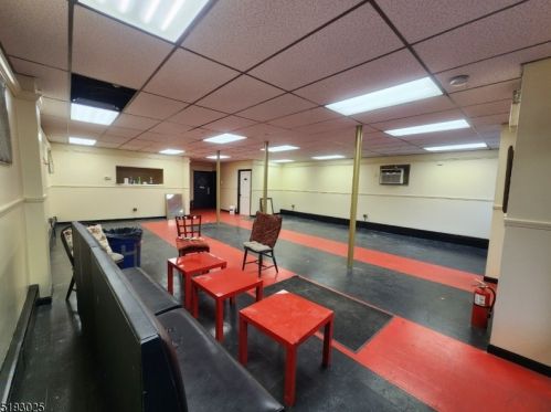 471 Haledon Ave, Paterson NJ  07508-2770 exterior