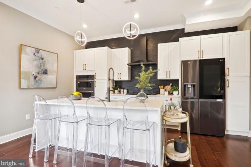 900 Prospect St, Silver Spring MD  20912-6875 exterior