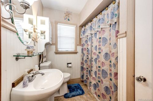 3019 Logan St, Englewood CO 80113-1637 exterior