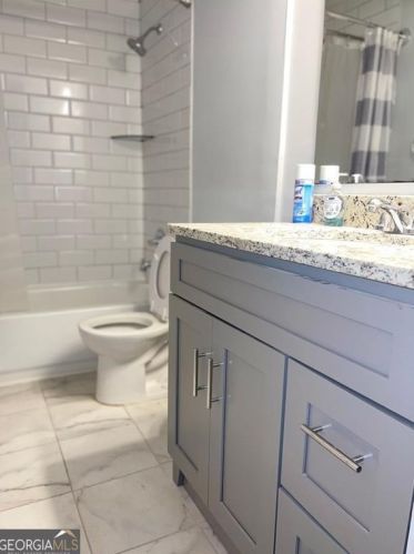 71 Montre Sq, Atlanta GA  30327-4044 exterior