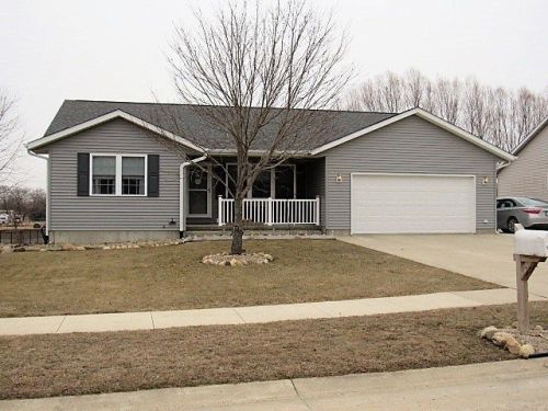740 Breckenridge Dr, Monticello IA  52310-1119 exterior