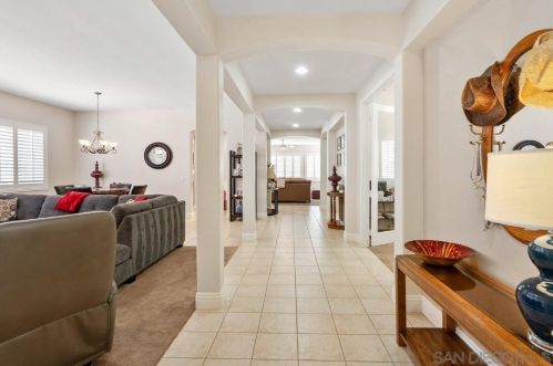 1464 Stanislaus Dr, Chula Vista CA  91913-1478 exterior