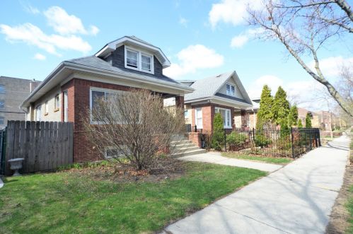 5040 Avers Ave, Chicago, IL 60625-6013