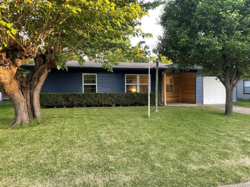 2426 Blyth Dr, Dallas, TX 75228-4746