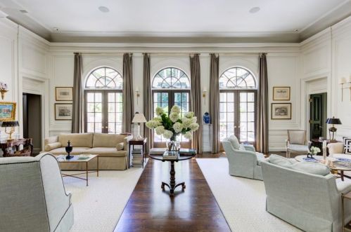 7 Harris Gln, Atlanta GA  30327-3842 exterior