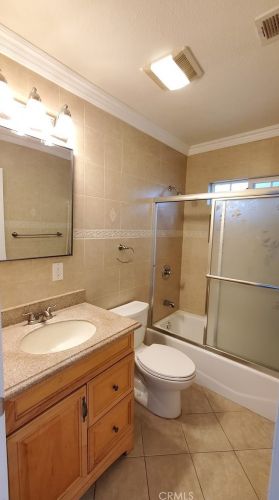 1867 Beacon Ave, Anaheim CA  92804-4562 exterior