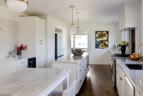 8 Suffolk Ave, Maplewood NJ  07040-1712 exterior