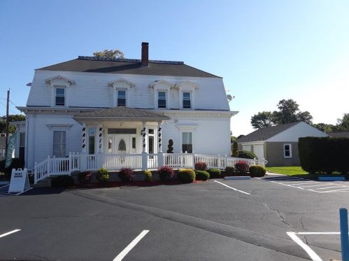 110 Ridgeway Ave, Warwick, RI 02889-2310
