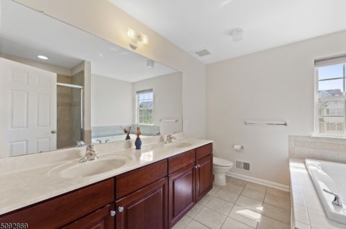 53 Winding Way, Princeton NJ  08540-8809 exterior