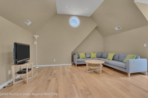 139 Cold Indian Spg Rd, Tinton Falls NJ 07712-3247 exterior