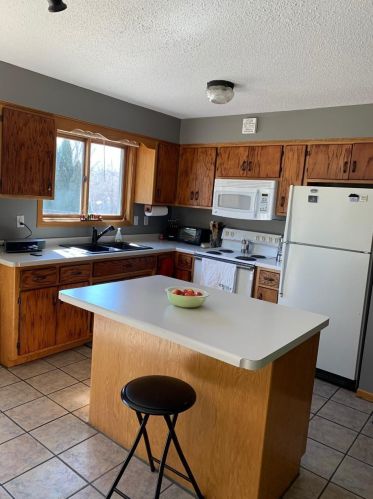 208 Fir St, Saint Joseph, MN 56374-9598