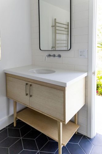 2166 Warmlands Ave, Vista CA  92084-3338 exterior