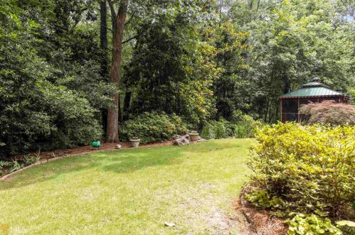 250 Cameron Ridge Dr, Atlanta GA  30328-4709 exterior