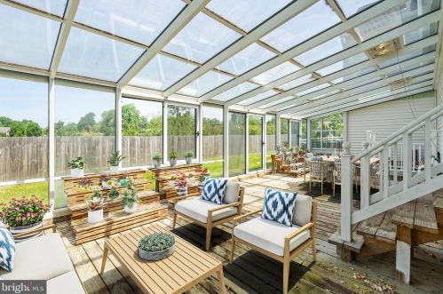 9325 Burke Rd, Springfield, VA 22015-3317